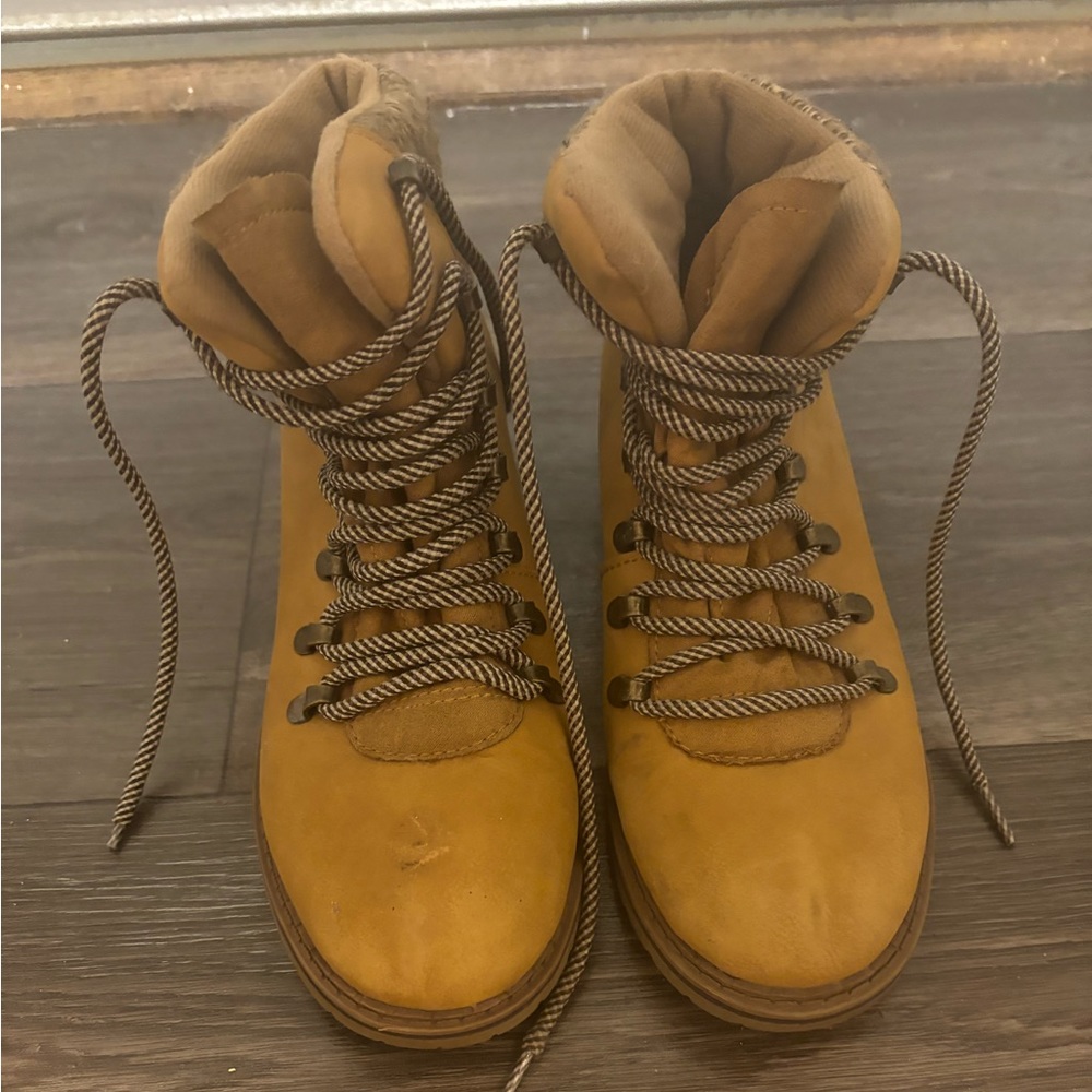 Time and Tru Tan Boots